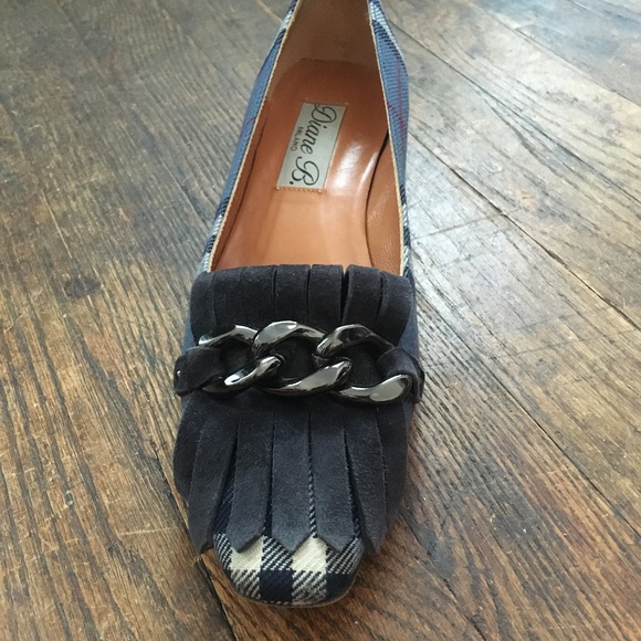 Shoes - Picture 4 of 5